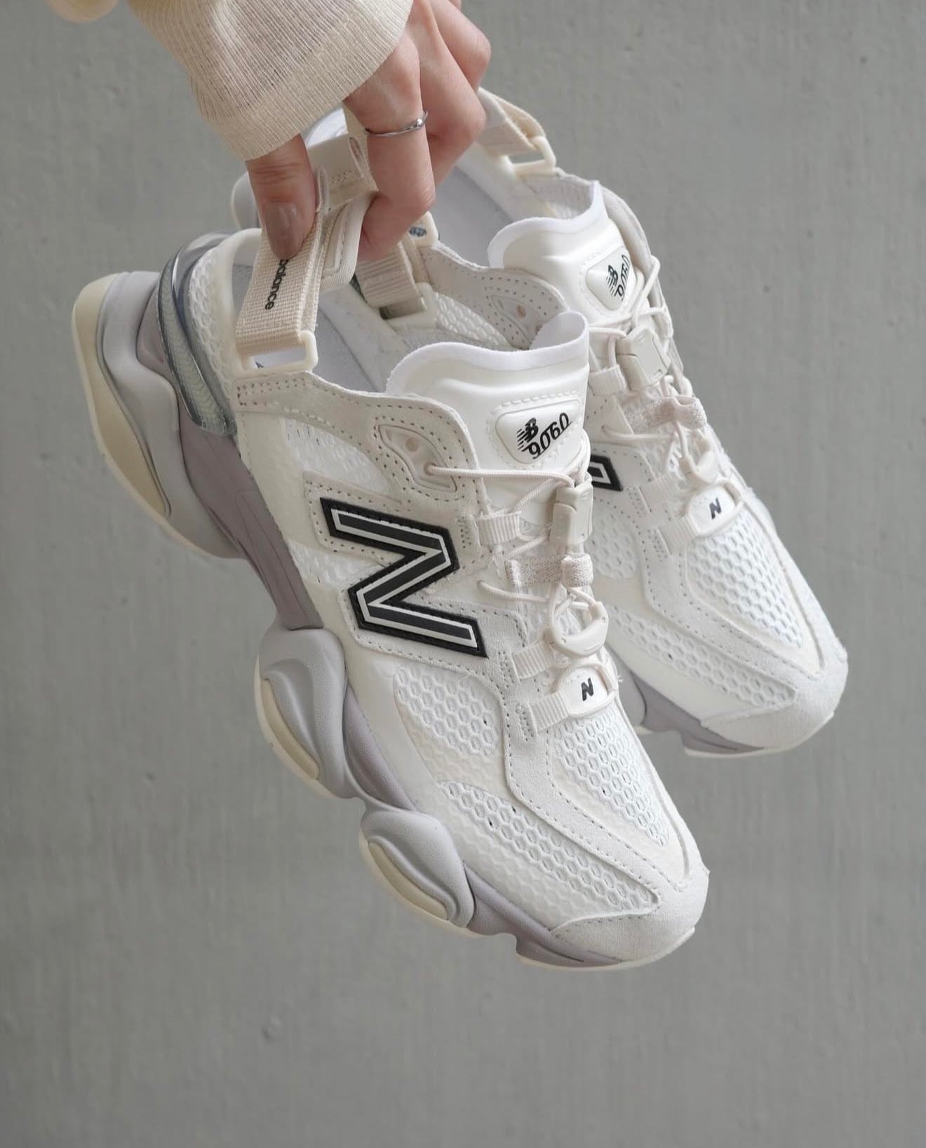NEW BALANCE U9060 - 灰白/ 銀黑/ 米白/ 全黑