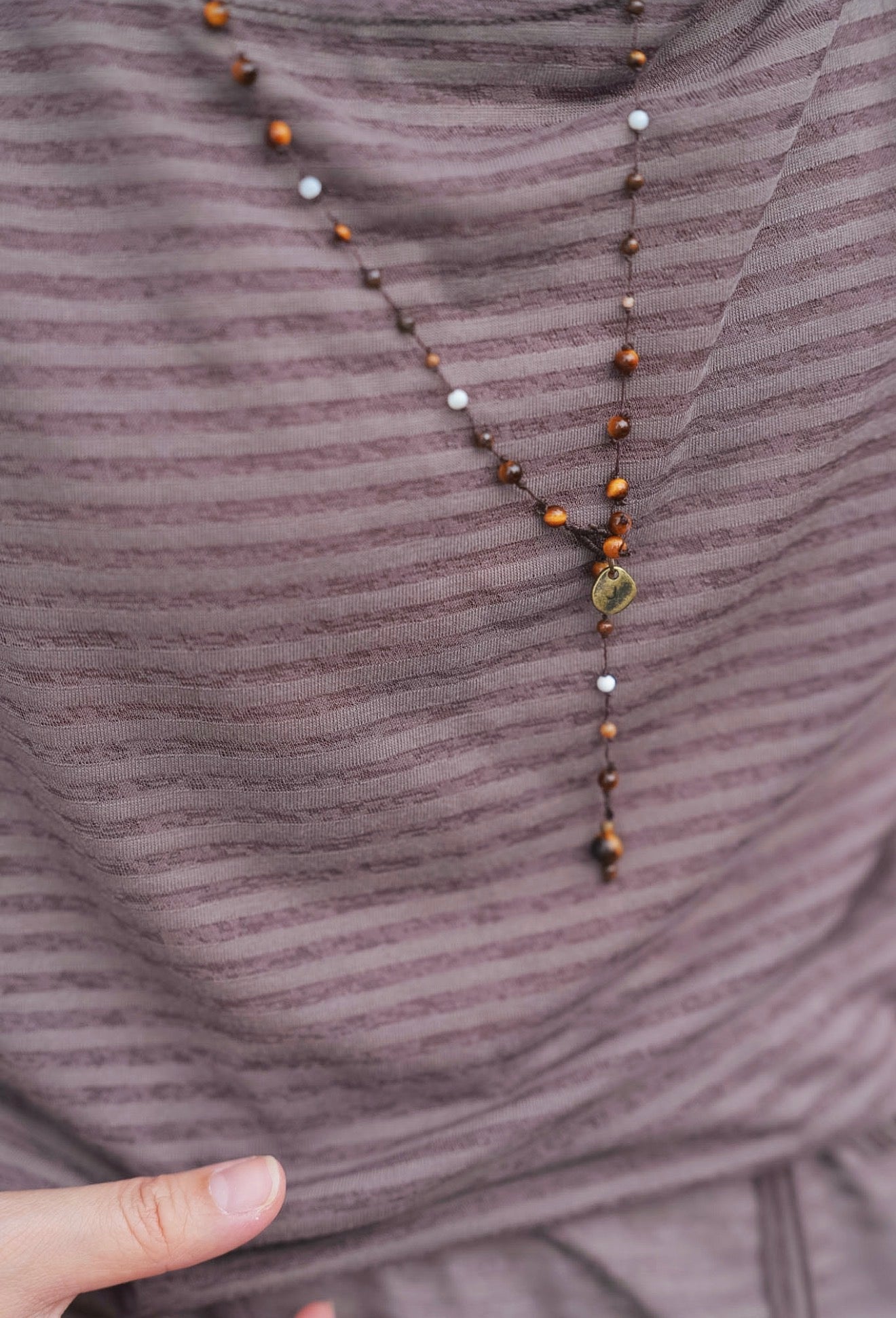 MB010 HAND-KNOTTED BEADED NECKLACE