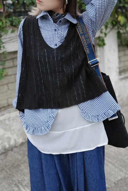 MZ968 V-NECK KNIT VEST WITH CONCHO BELT