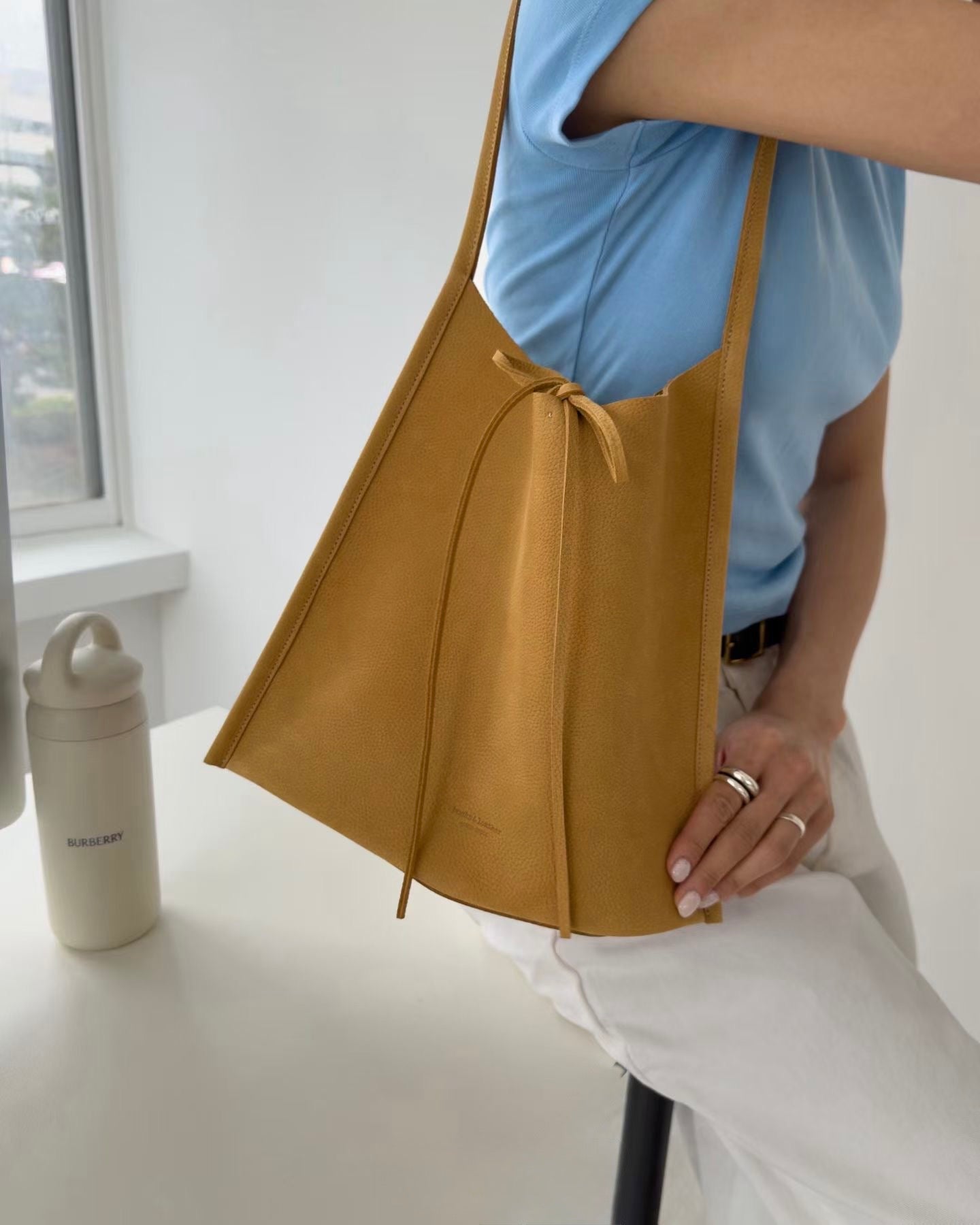 MB016 HANDMADE LEATHER FLAT SHOULDER BAG (單肩款）