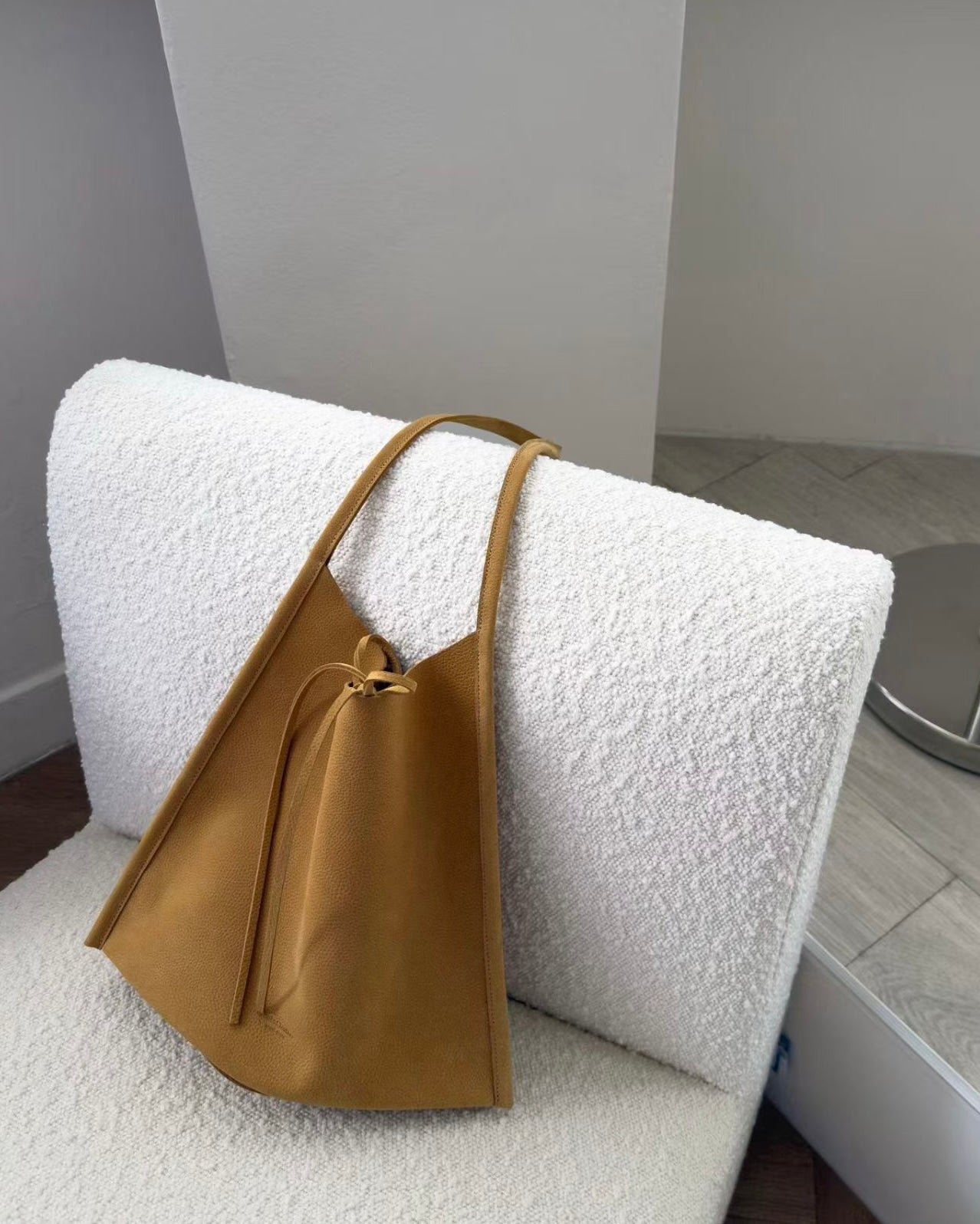 MB016 HANDMADE LEATHER FLAT SHOULDER BAG (單肩款）