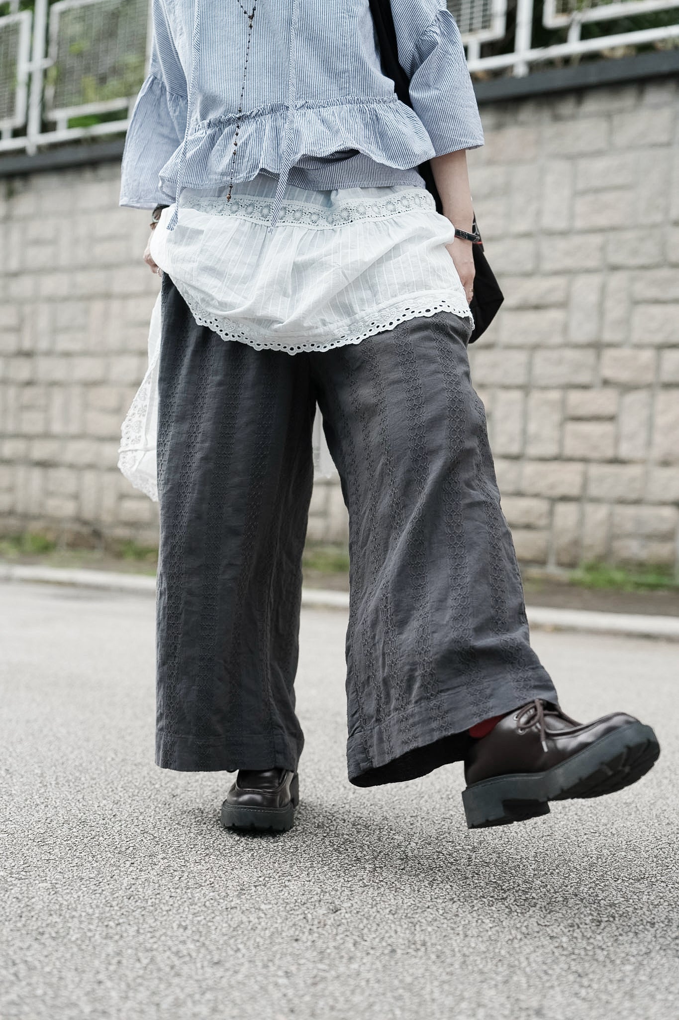 CB139 CORDED EMBROIDERY PANTS