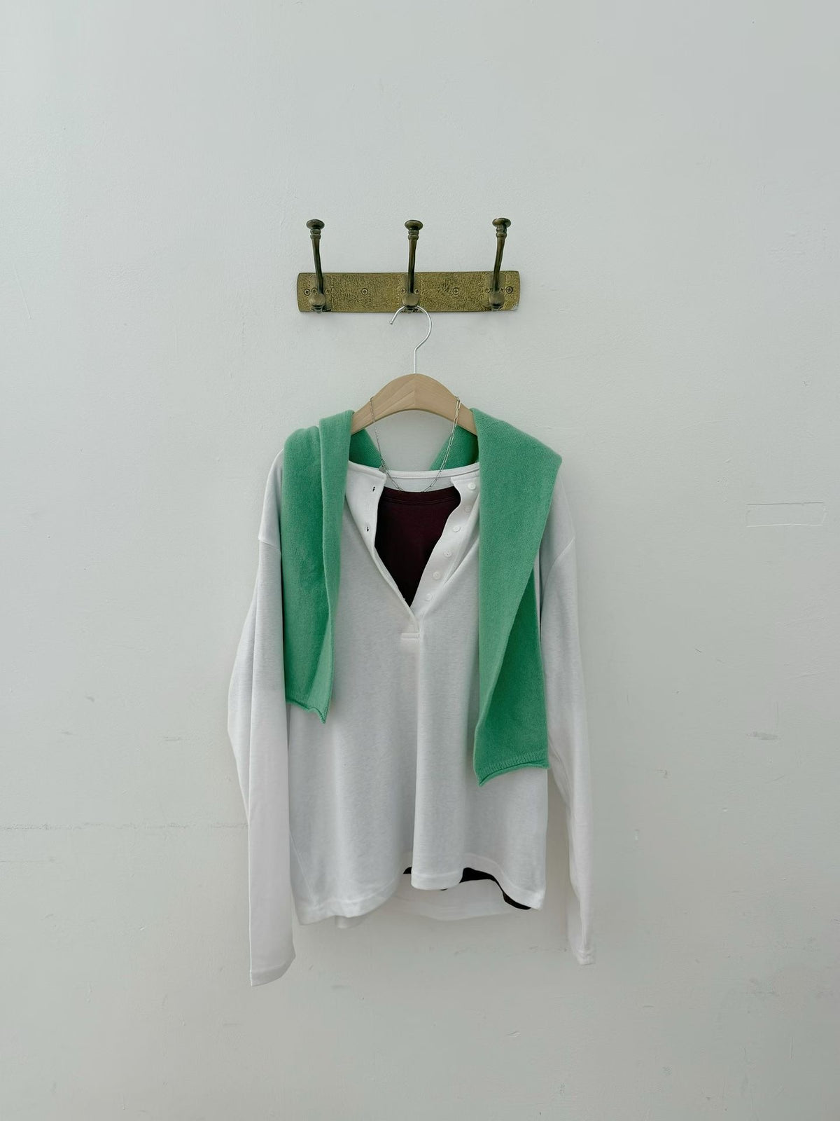 MB068 HENLEY NECK TEE