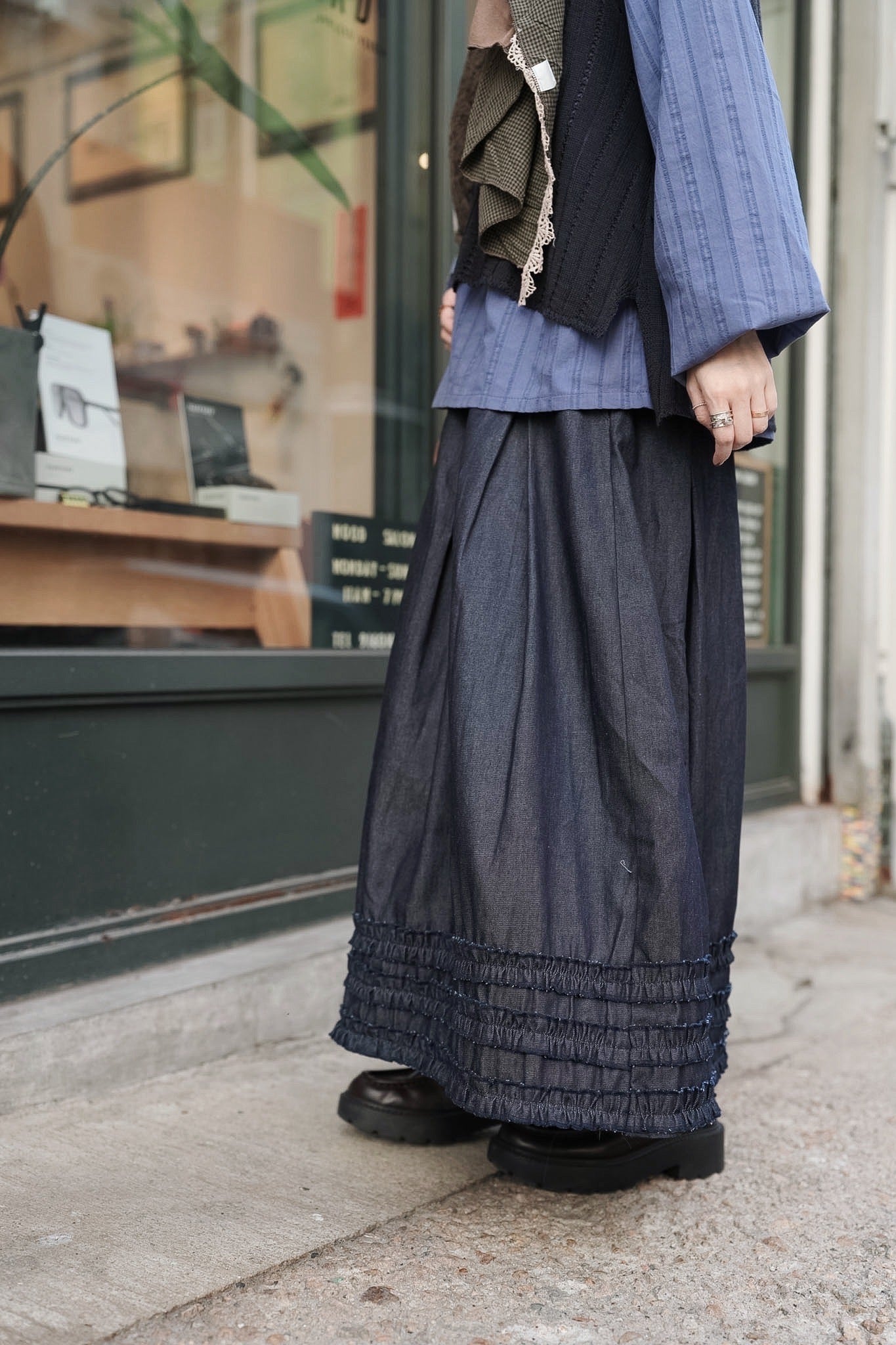 MZ950 RUFFLED DENIM SKIRT