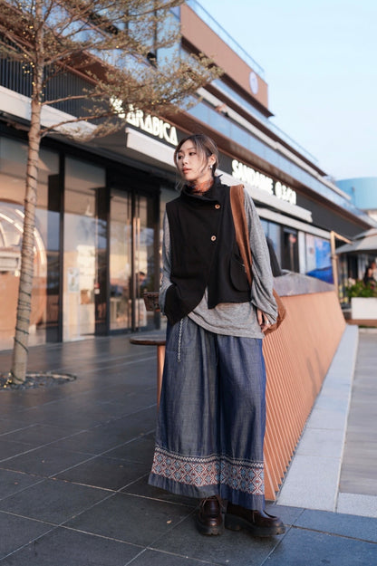 NA458 EMBROIDERED DENIM PANTS