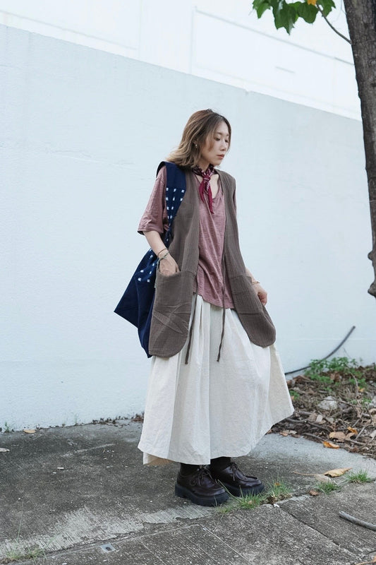CA672 COLLARLESS CREPE VEST