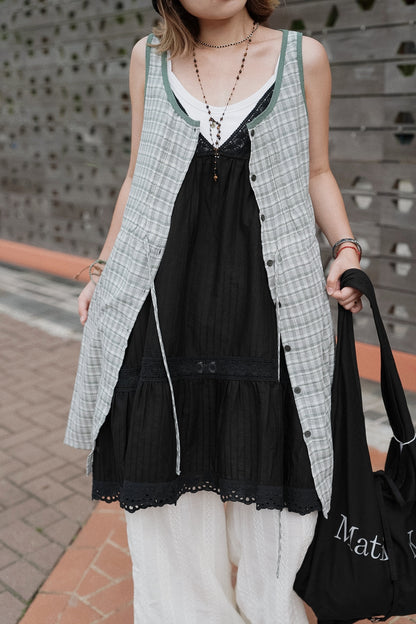 CB137 PLEATED LACE DEESS