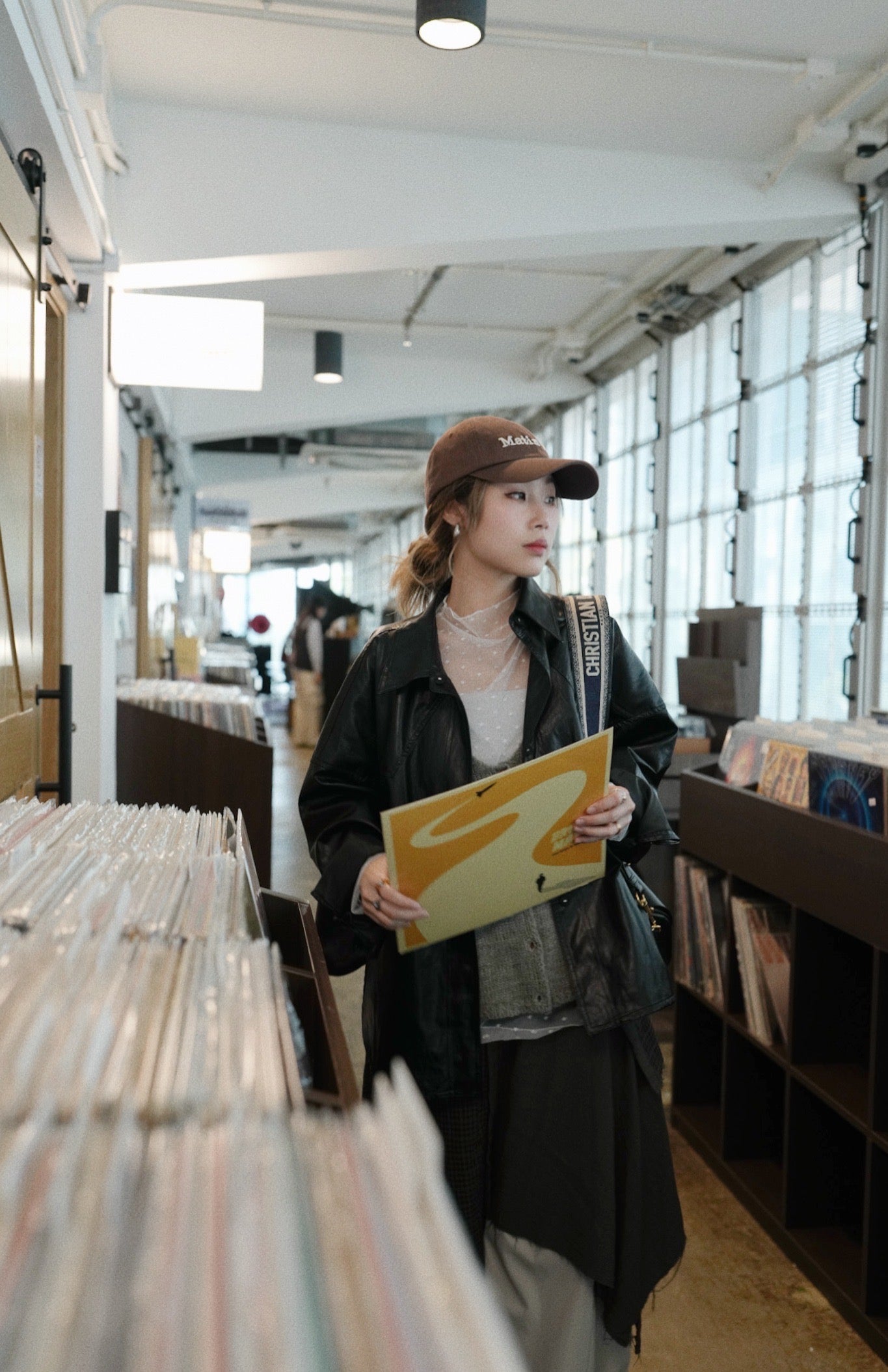 MZ945 FAUX LEATHER TRENCH JACKET