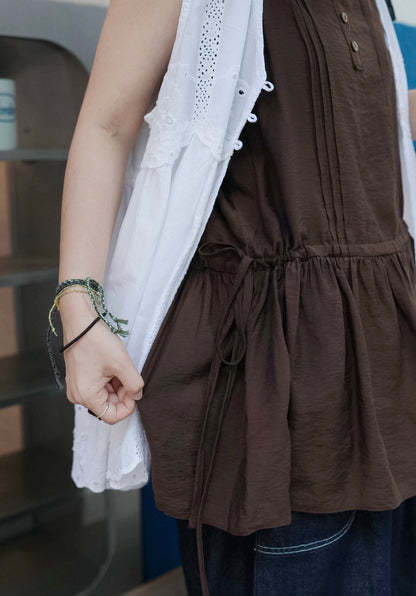 MZ994 PINTUCK SLEEVELESS TOP