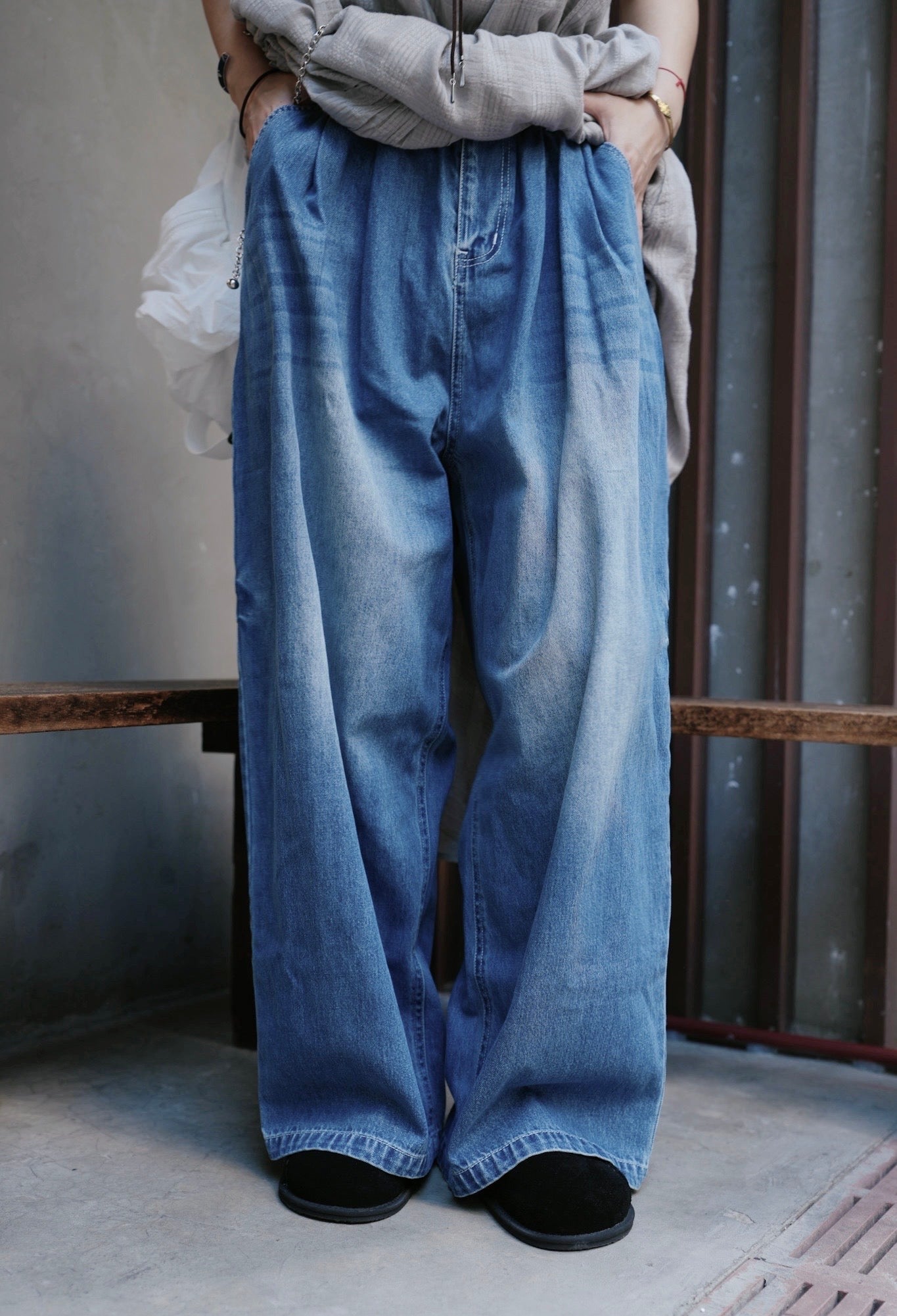 CA909 STONE WASHED DENIM JEANS