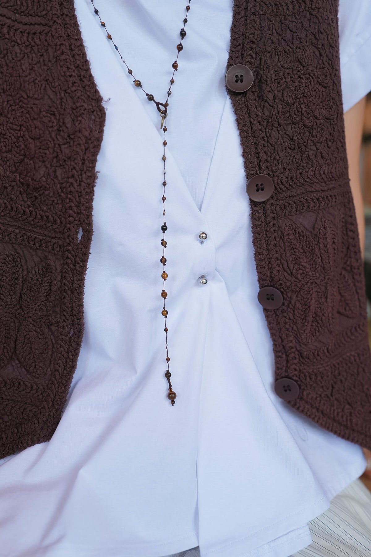 NA486 V-NECK LACE VEST TOP