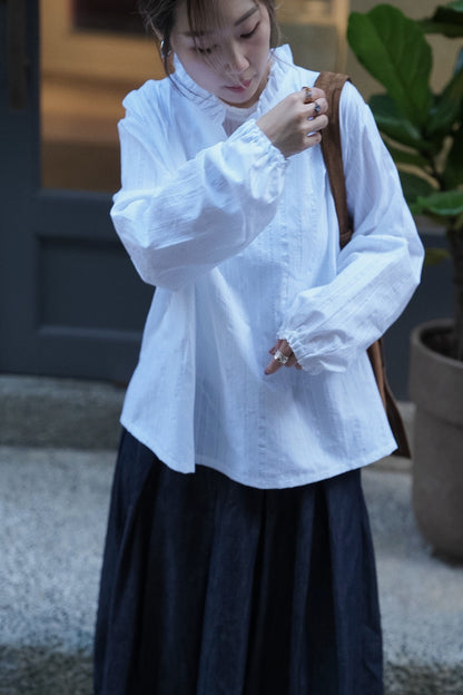 MZ967 RUFFLE COLLAR DOBBY BLOUSE