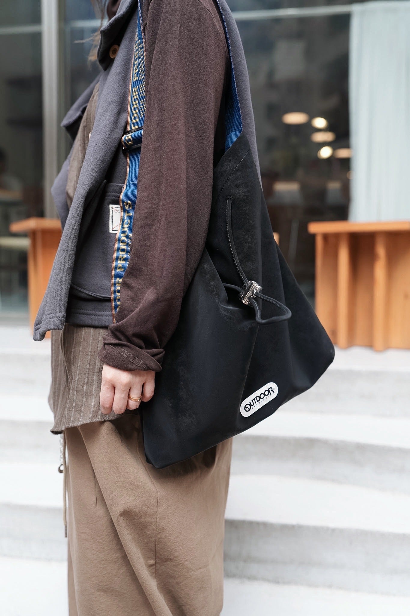 NA467 OUTDOOR PRODUCTS - SUEDE LOGO TAPE BAG