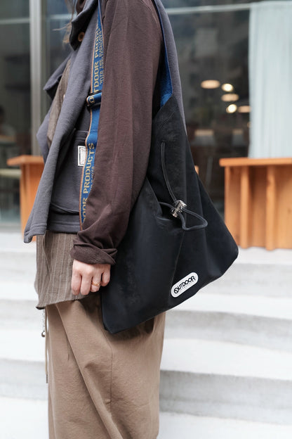 NA467 OUTDOOR PRODUCTS - SUEDE LOGO TAPE BAG