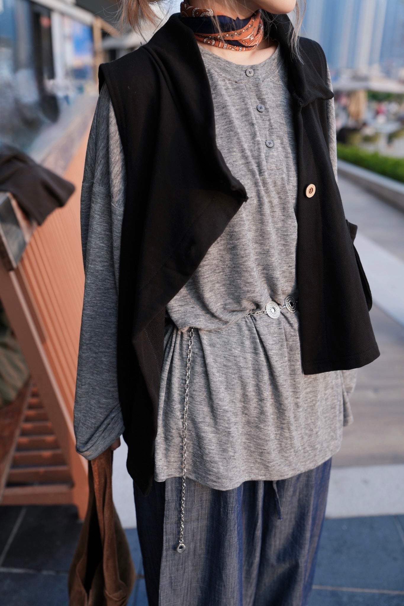 MZ955 BOTTLE NECK ASYMMETRIC VEST