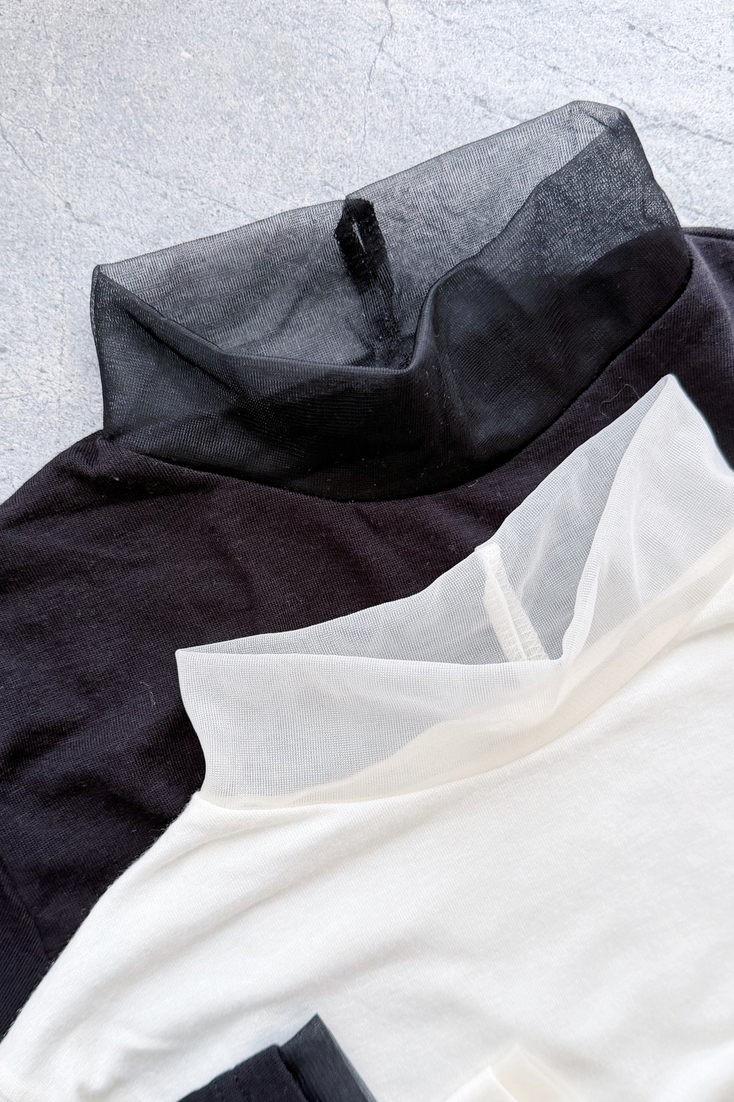 MZ956 MESH HALF NECK BASIC TOP