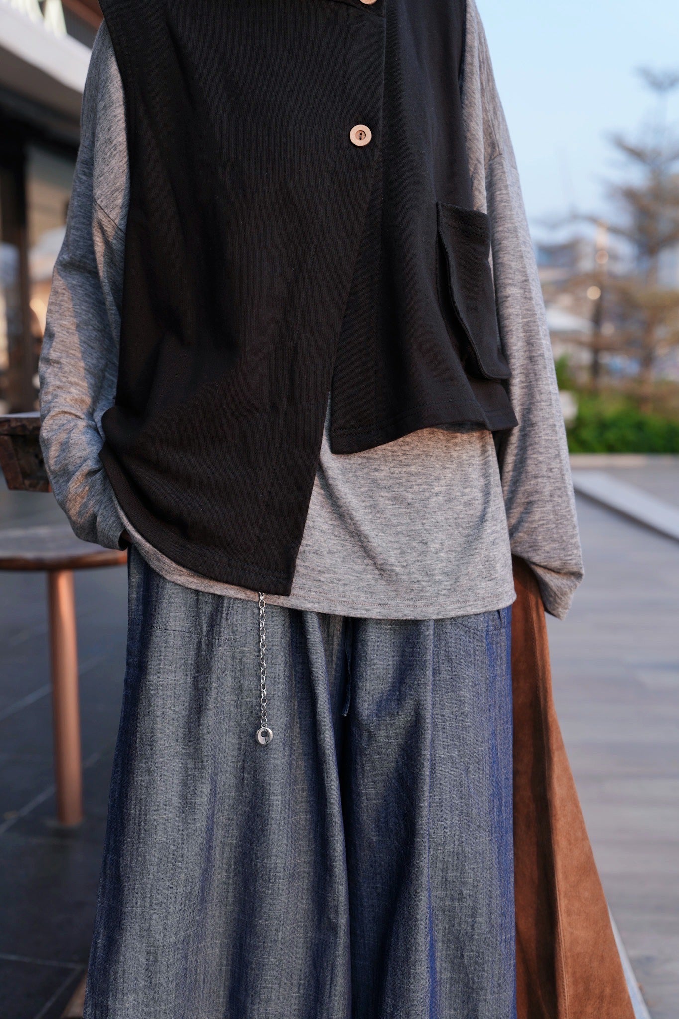 MZ955 BOTTLE NECK ASYMMETRIC VEST