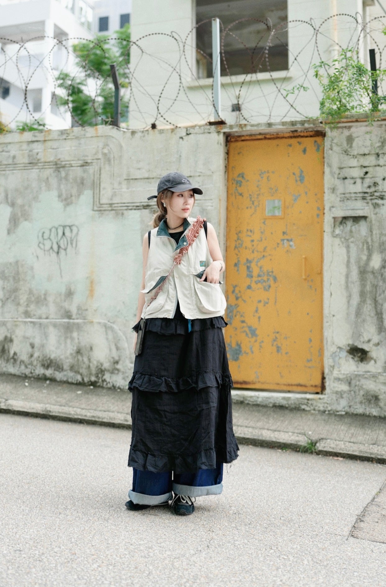 NA472 FRILL SMARTPHONE SHOULDER STRAP