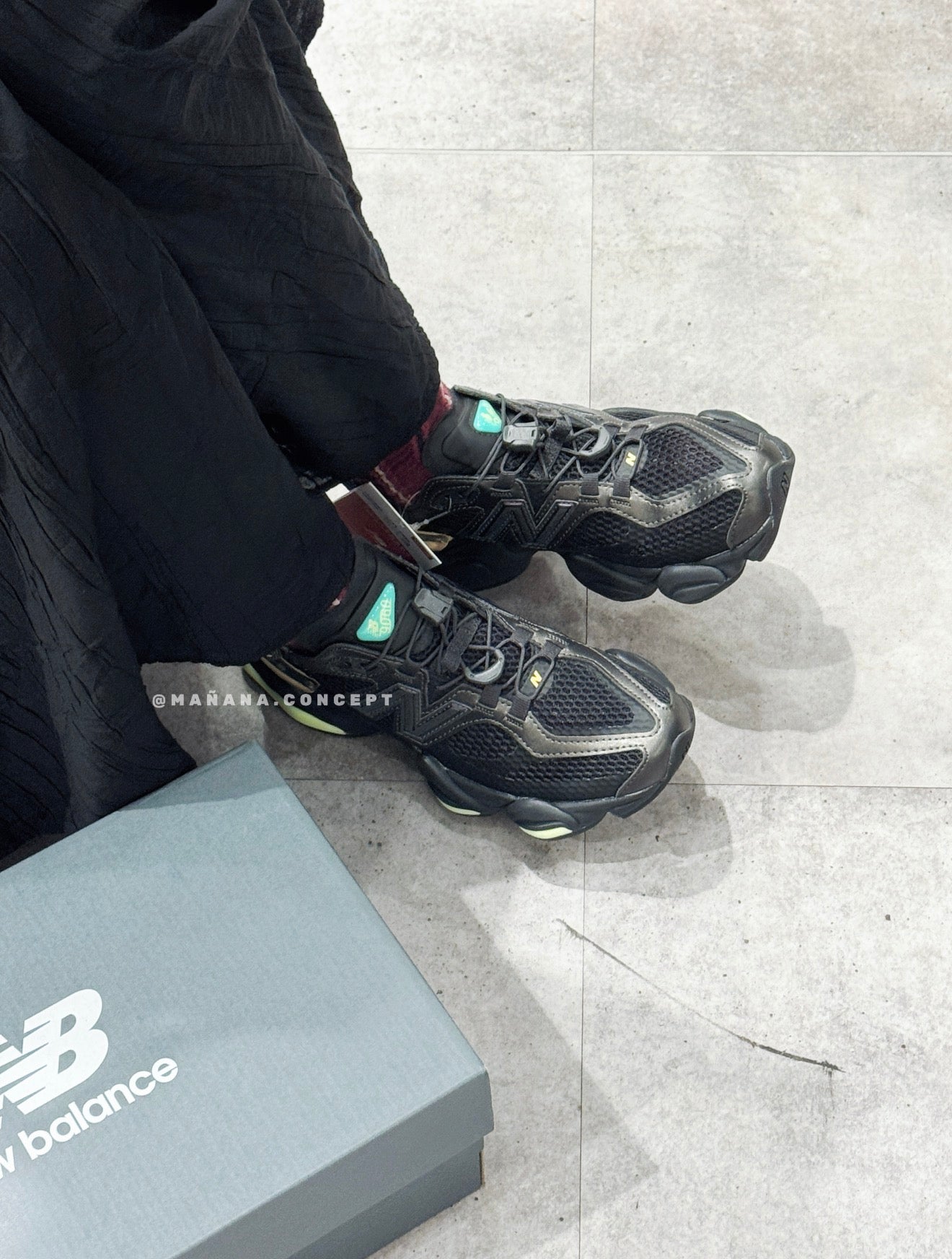 NEW BALANCE U9060 (限定款) - 灰白/銀黑
