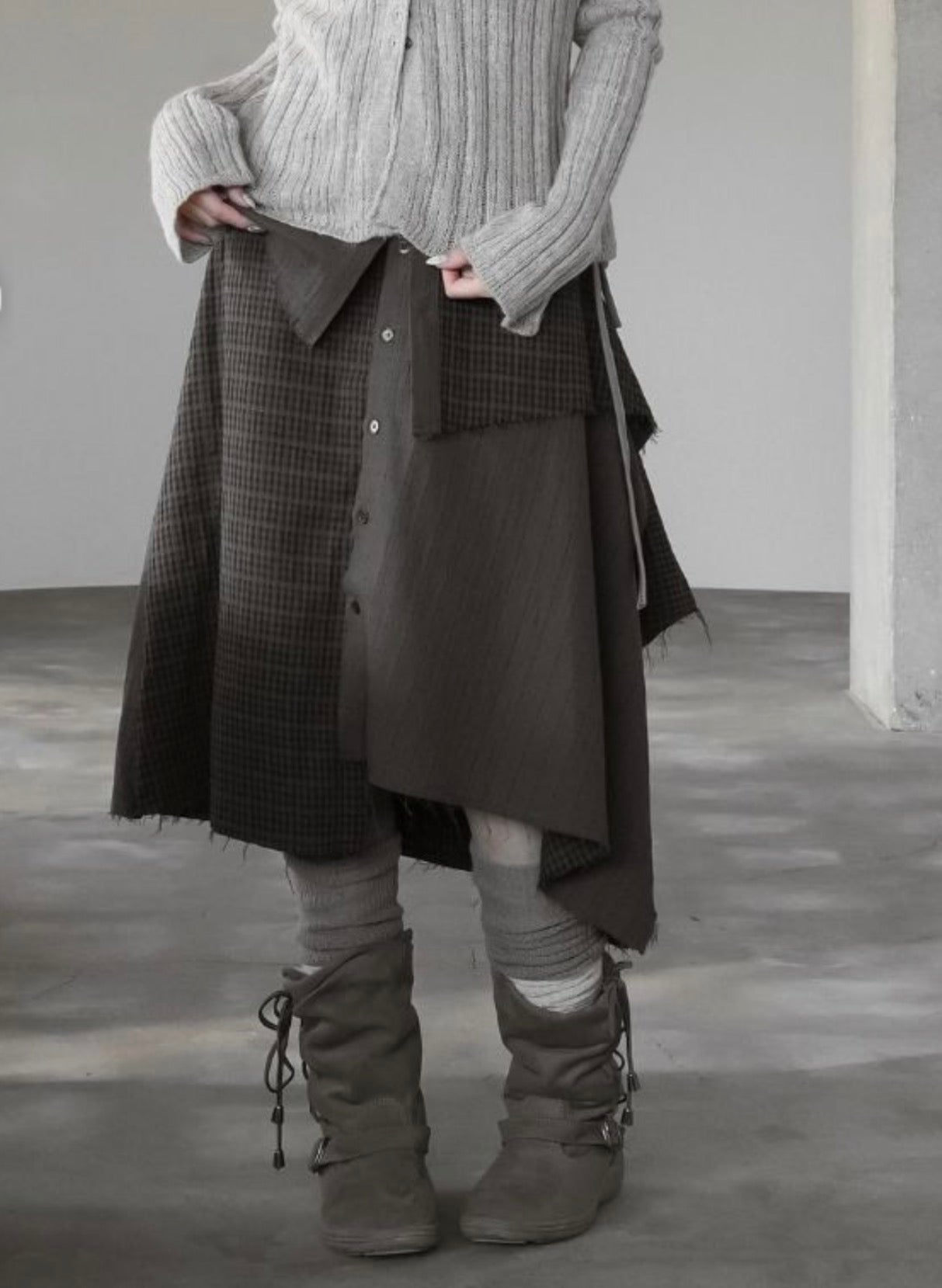 MZ935 LAYERING MINI PLAID SKIRT