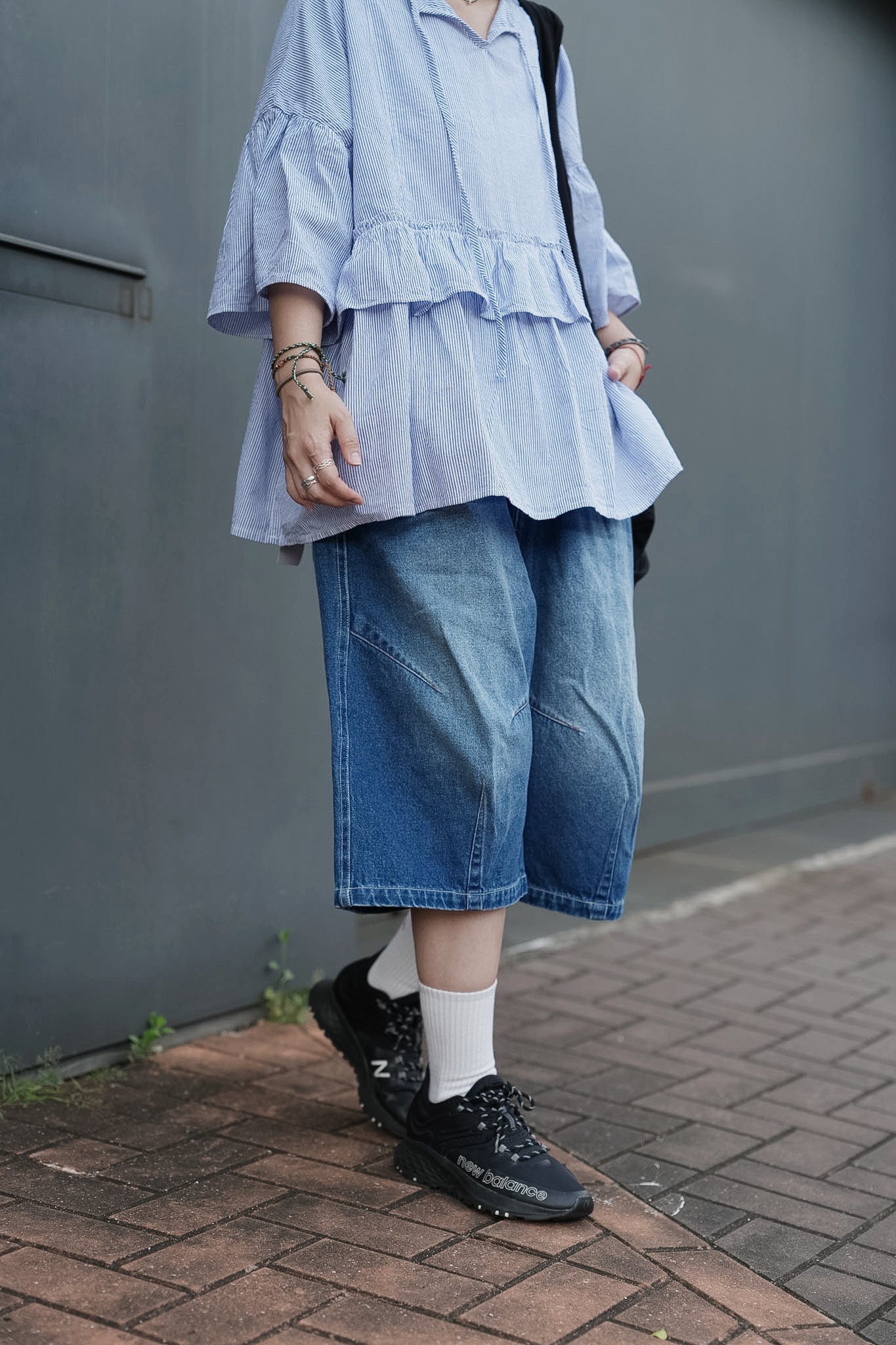 CB136 STRIPED RUFFLE BLOUSE