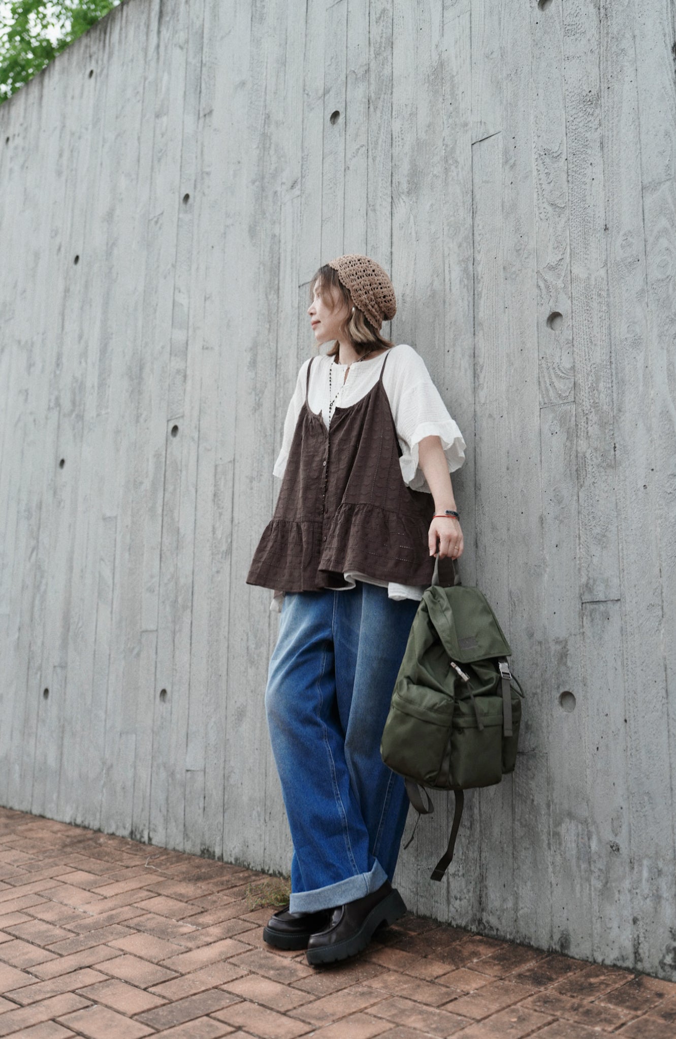 CB141 LOOSE-FIT WASHED DENIM JEANS