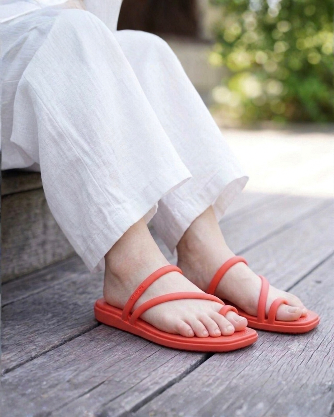 CROCS MIAMI TOE-LOOP BEACH SANDALS (4 COL)