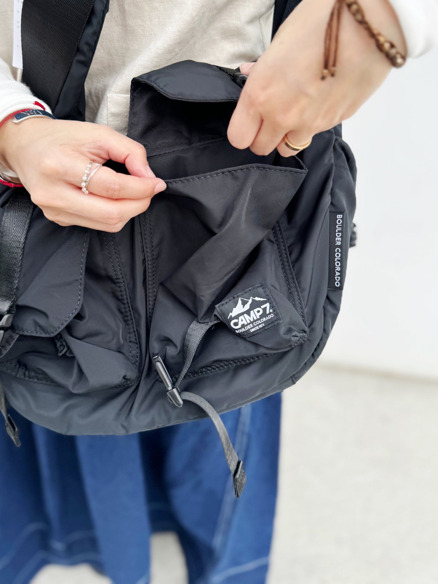 NA-375 Multi-Pocket Crossbag