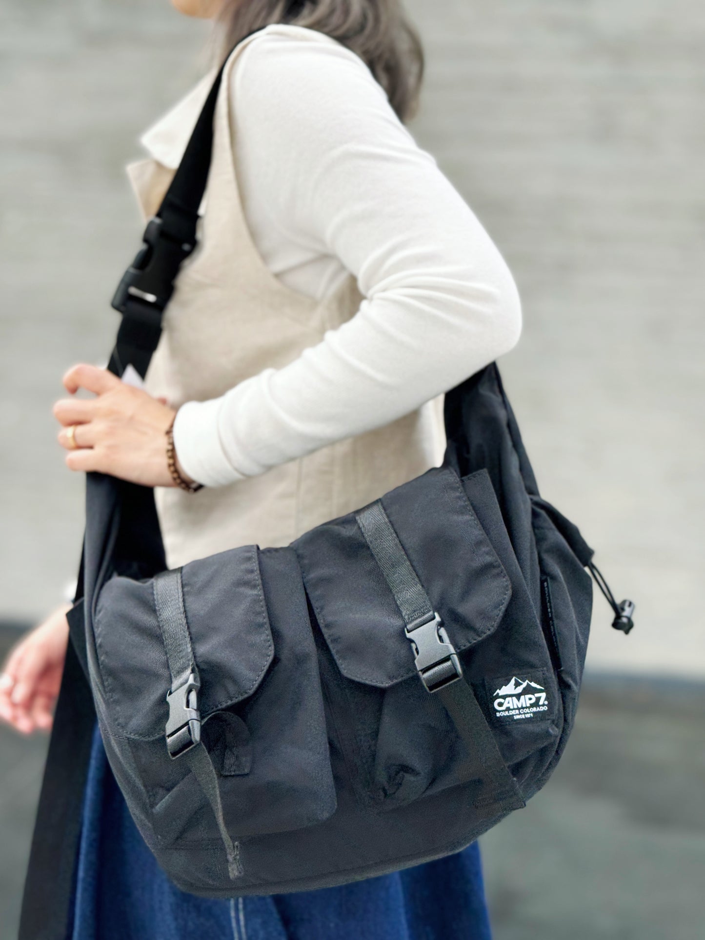 NA-375 Multi-Pocket Crossbag