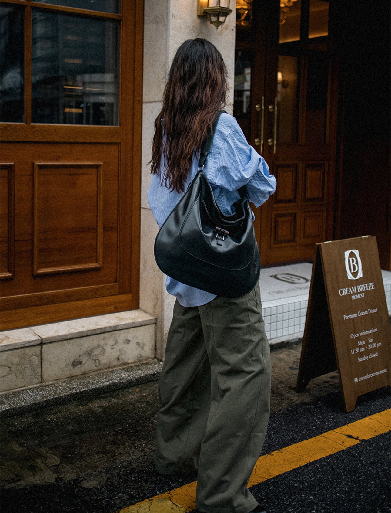 MZ636 MOIQUI LEATHER HOBO BAG