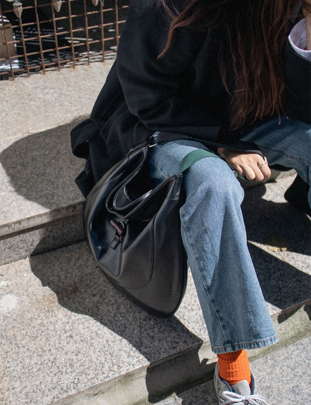 MZ636 MOIQUI LEATHER HOBO BAG