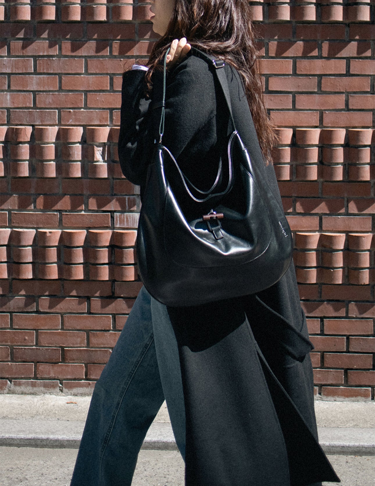 MZ636 MOIQUI LEATHER HOBO BAG