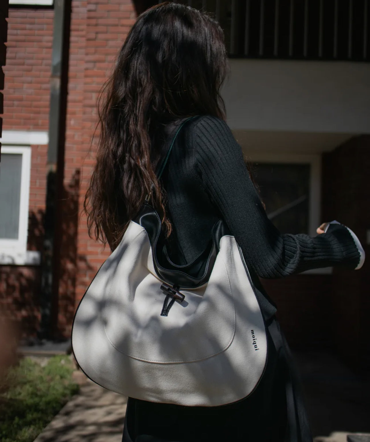 MZ636 MOIQUI LEATHER HOBO BAG