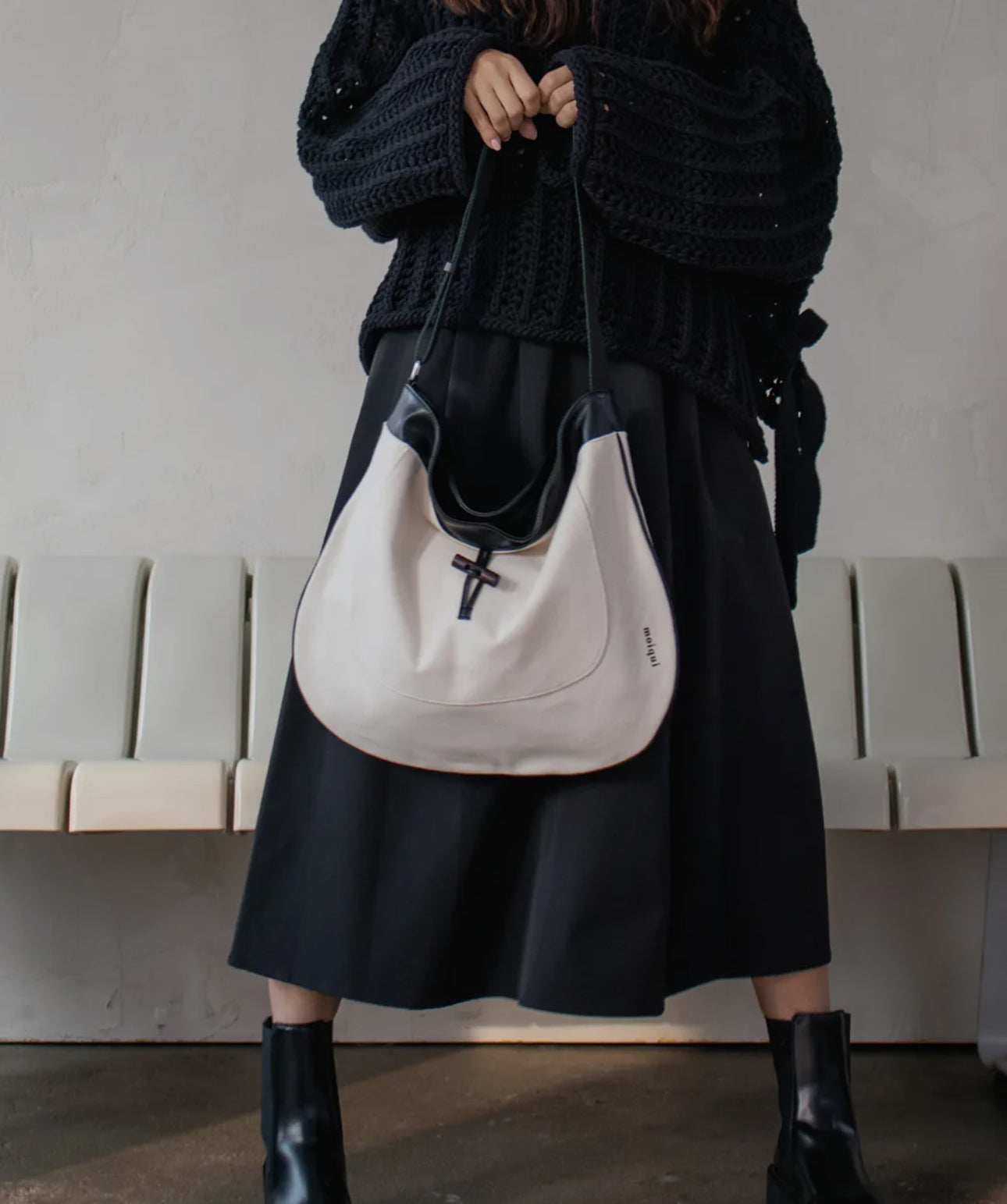 MZ636 MOIQUI LEATHER HOBO BAG