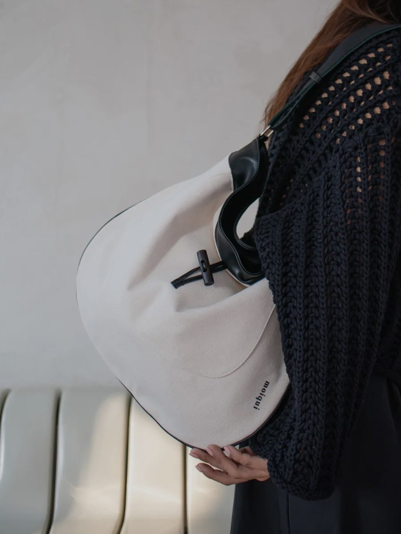 MZ636 MOIQUI LEATHER HOBO BAG