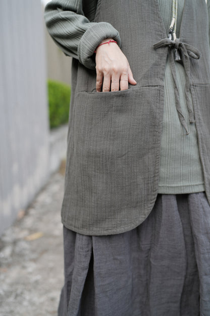 CA672 COLLARLESS CREPE VEST