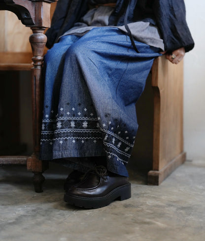NA458 EMBROIDERED DENIM PANTS