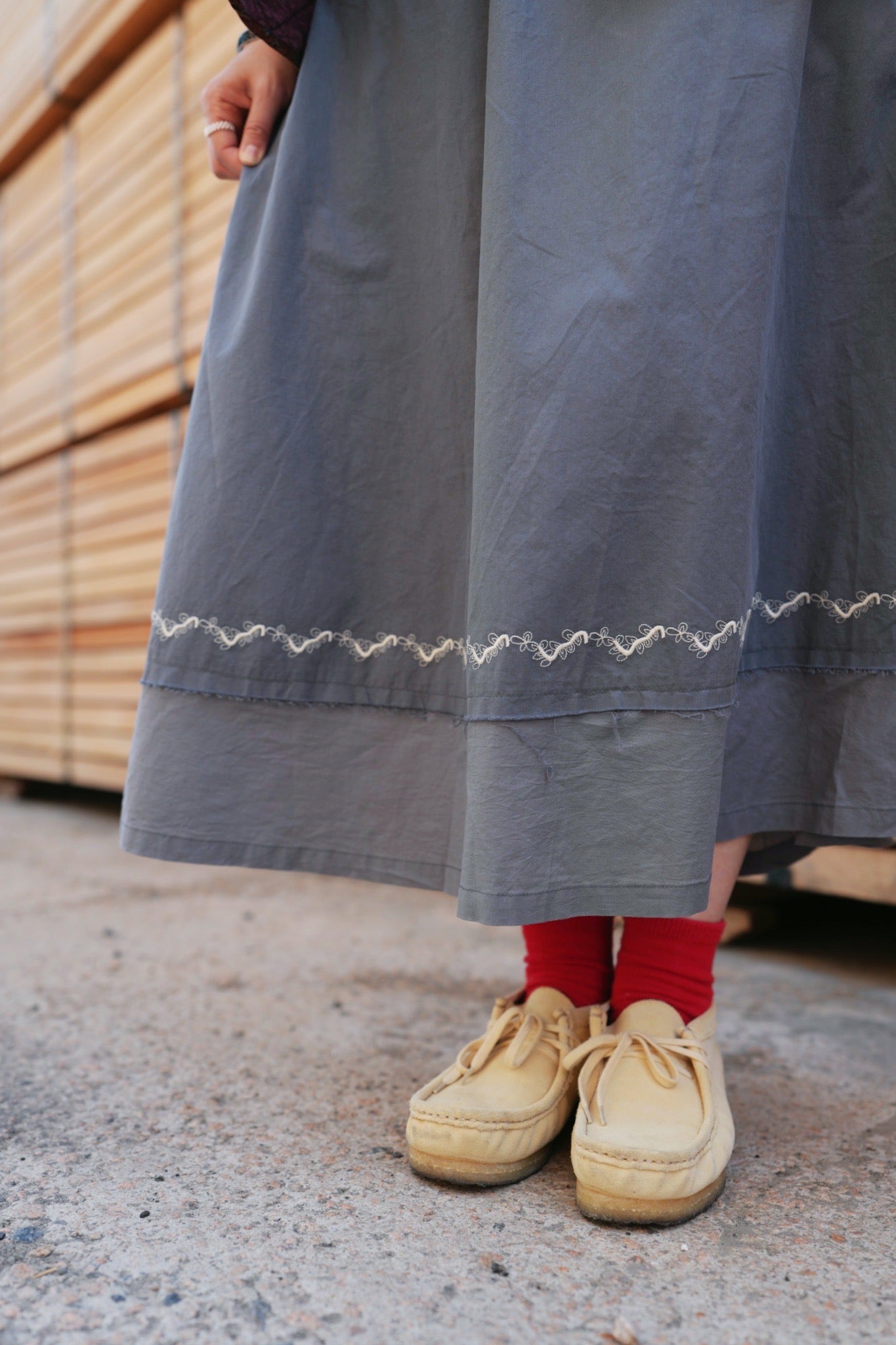 MZ701 EMBROIDERED BORDER LAYER SKIRT