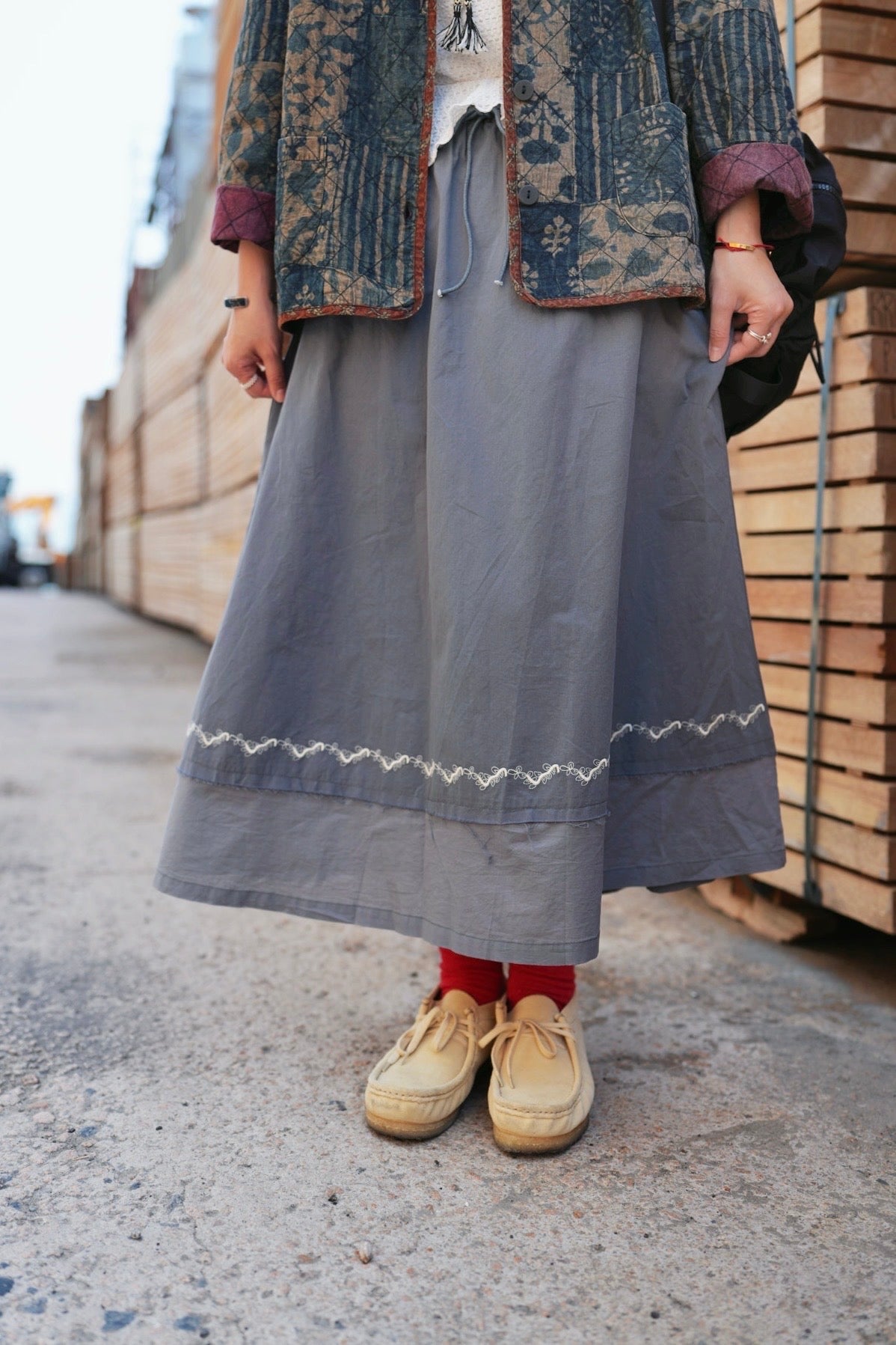 MZ701 EMBROIDERED BORDER LAYER SKIRT
