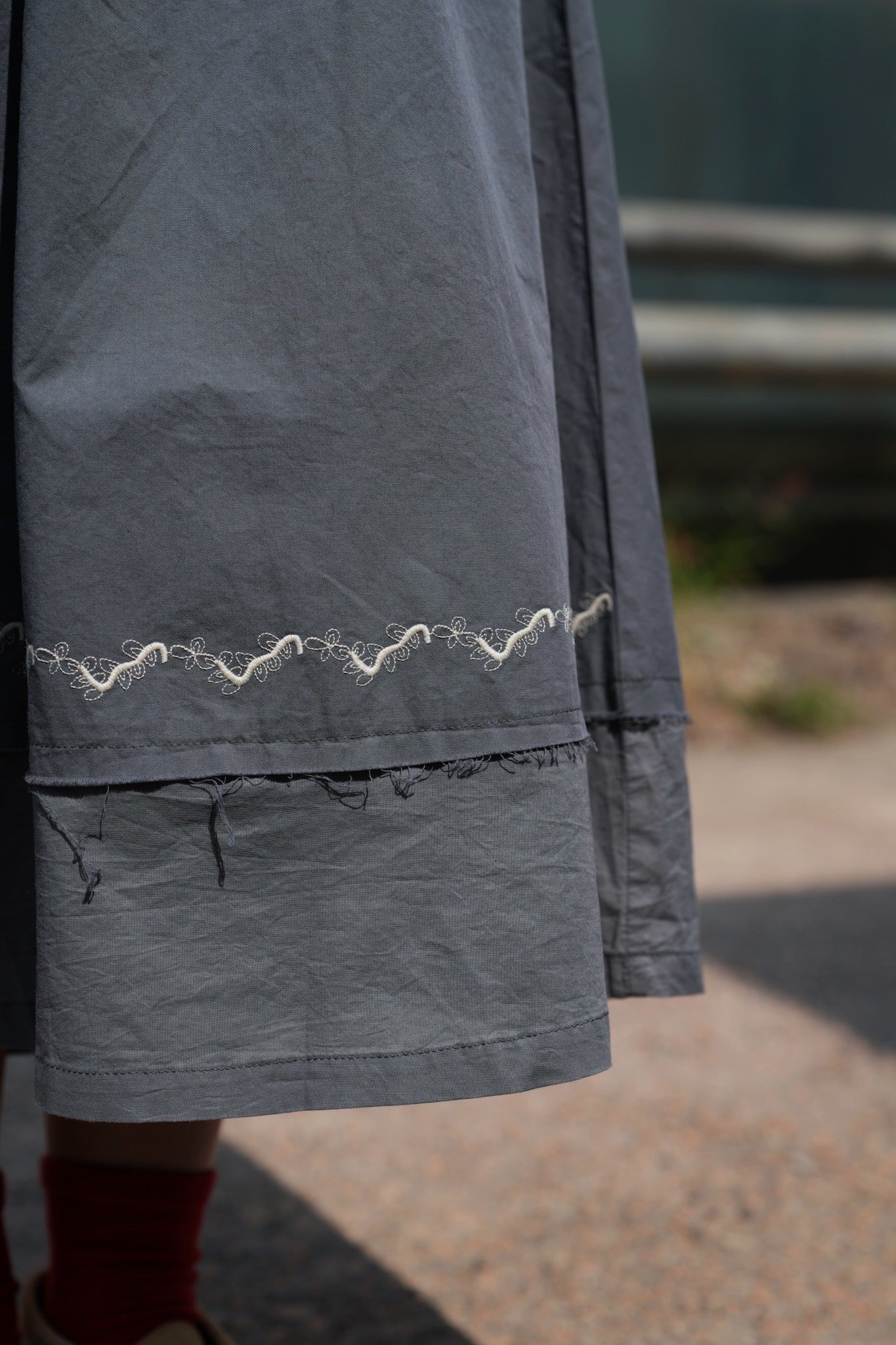 MZ701 EMBROIDERED BORDER LAYER SKIRT