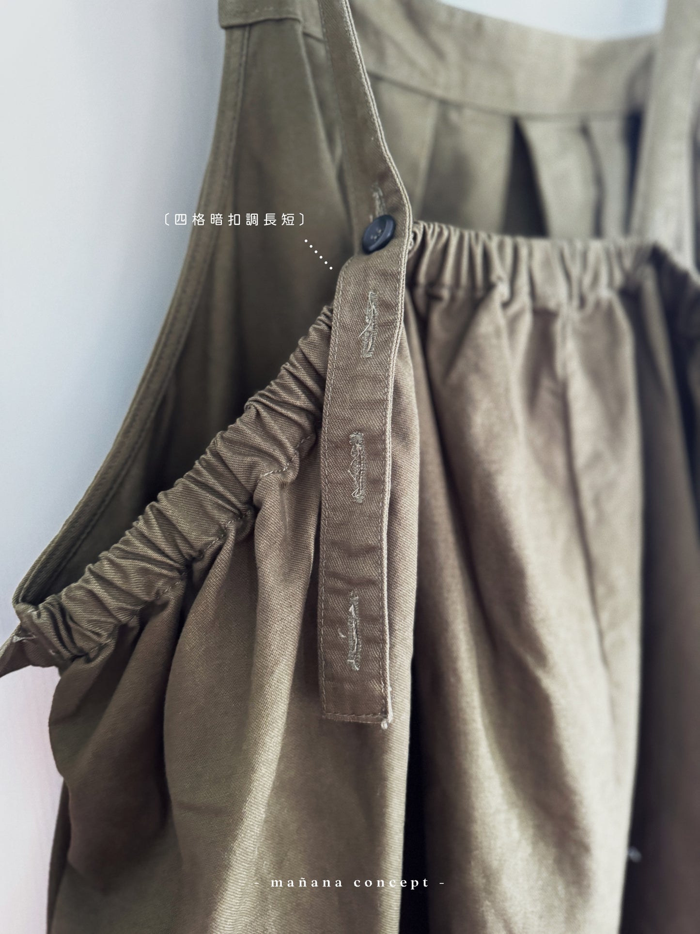 CA593 Pleated Jumper Dress