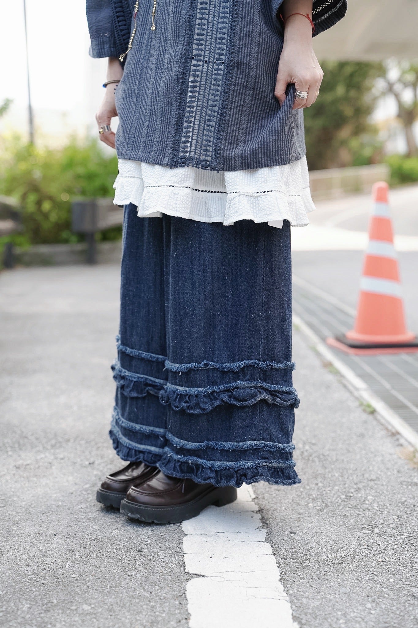 CB103 RUFFLE DENIM JEANS