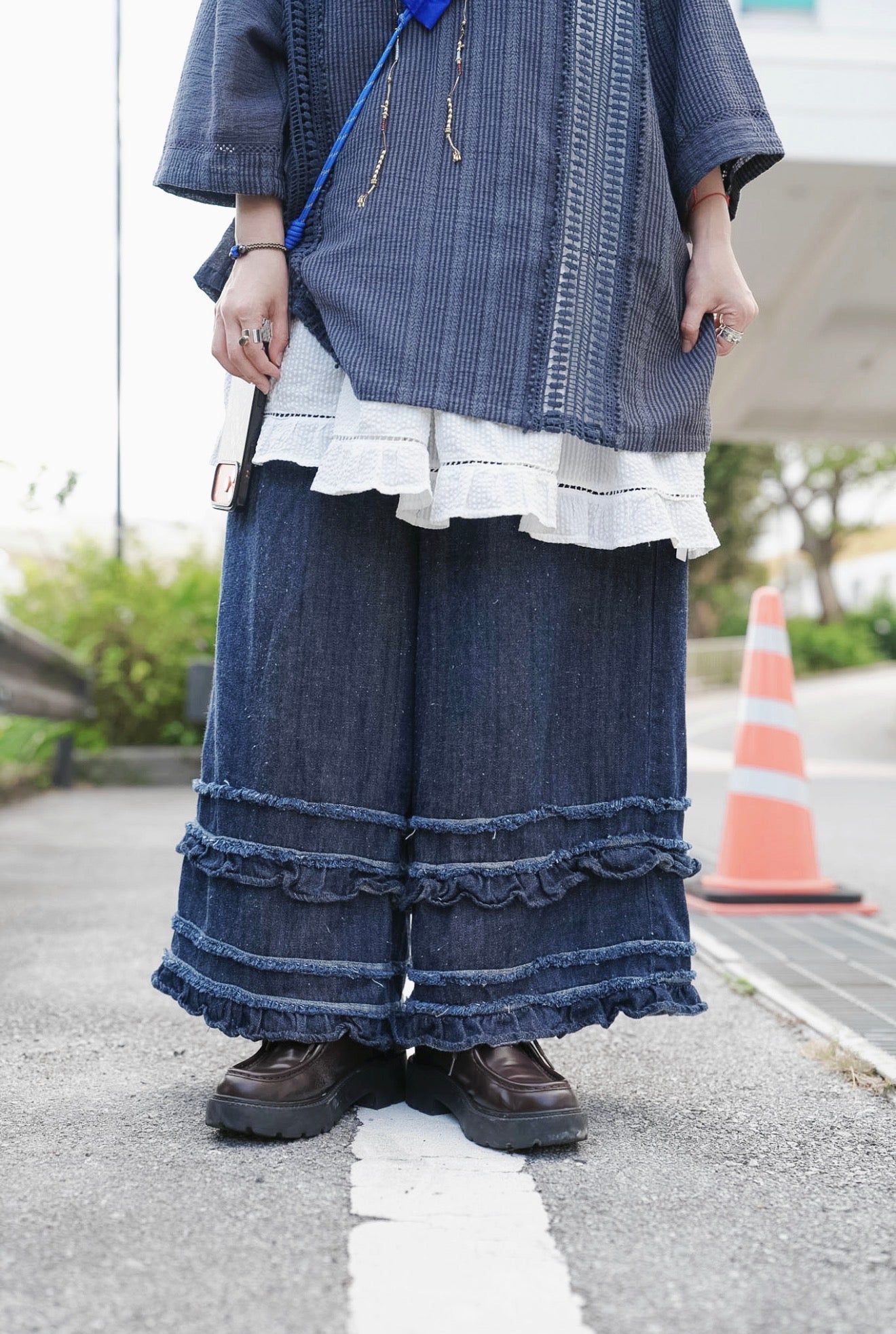 CB103 RUFFLE DENIM JEANS