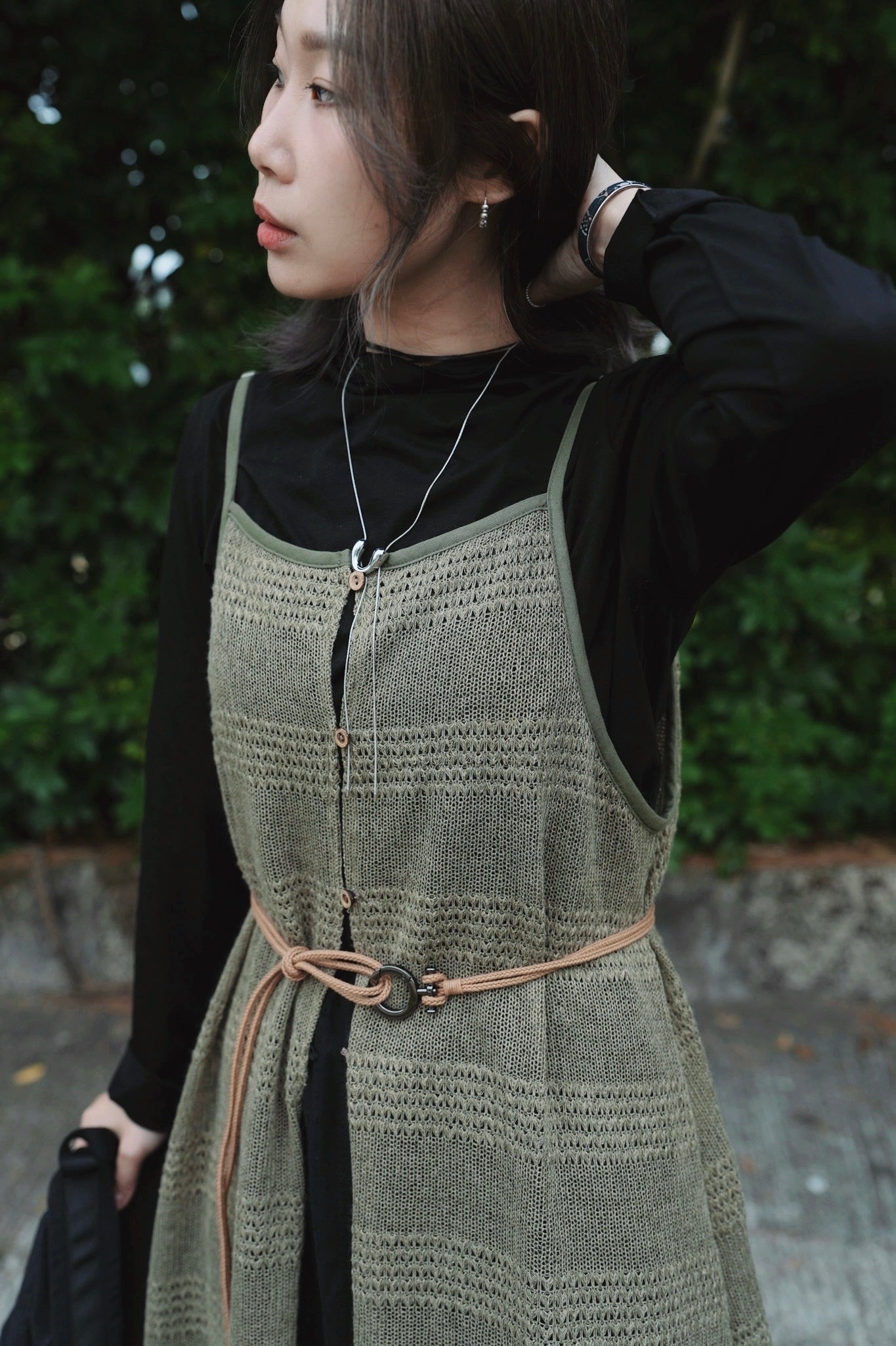 NA436 MOTIF LOOP TIE NECKLACE