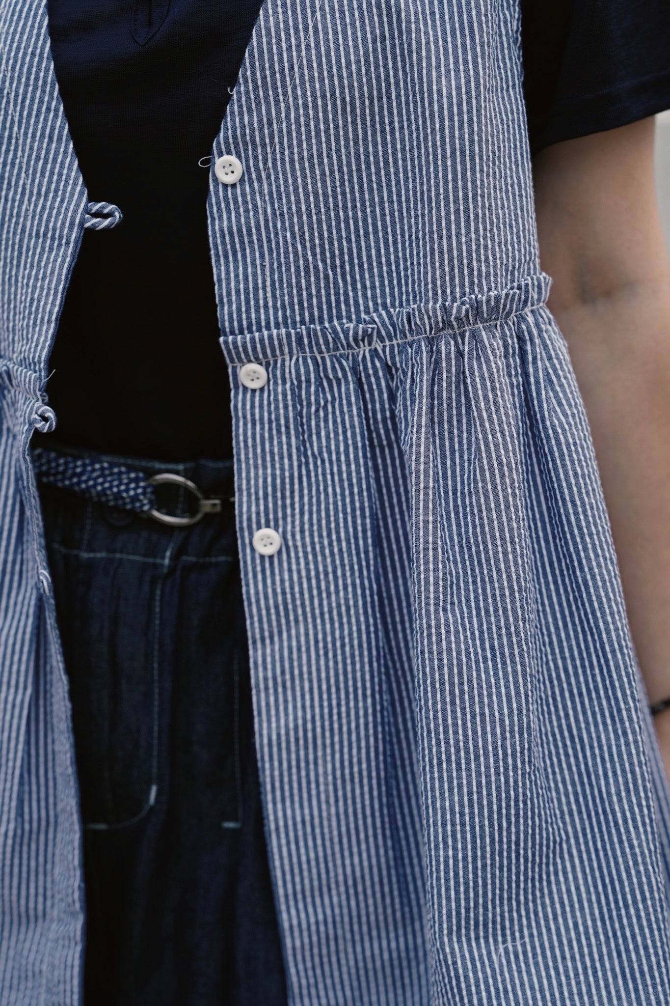 CA901 CRINKLE STRIPED VEST