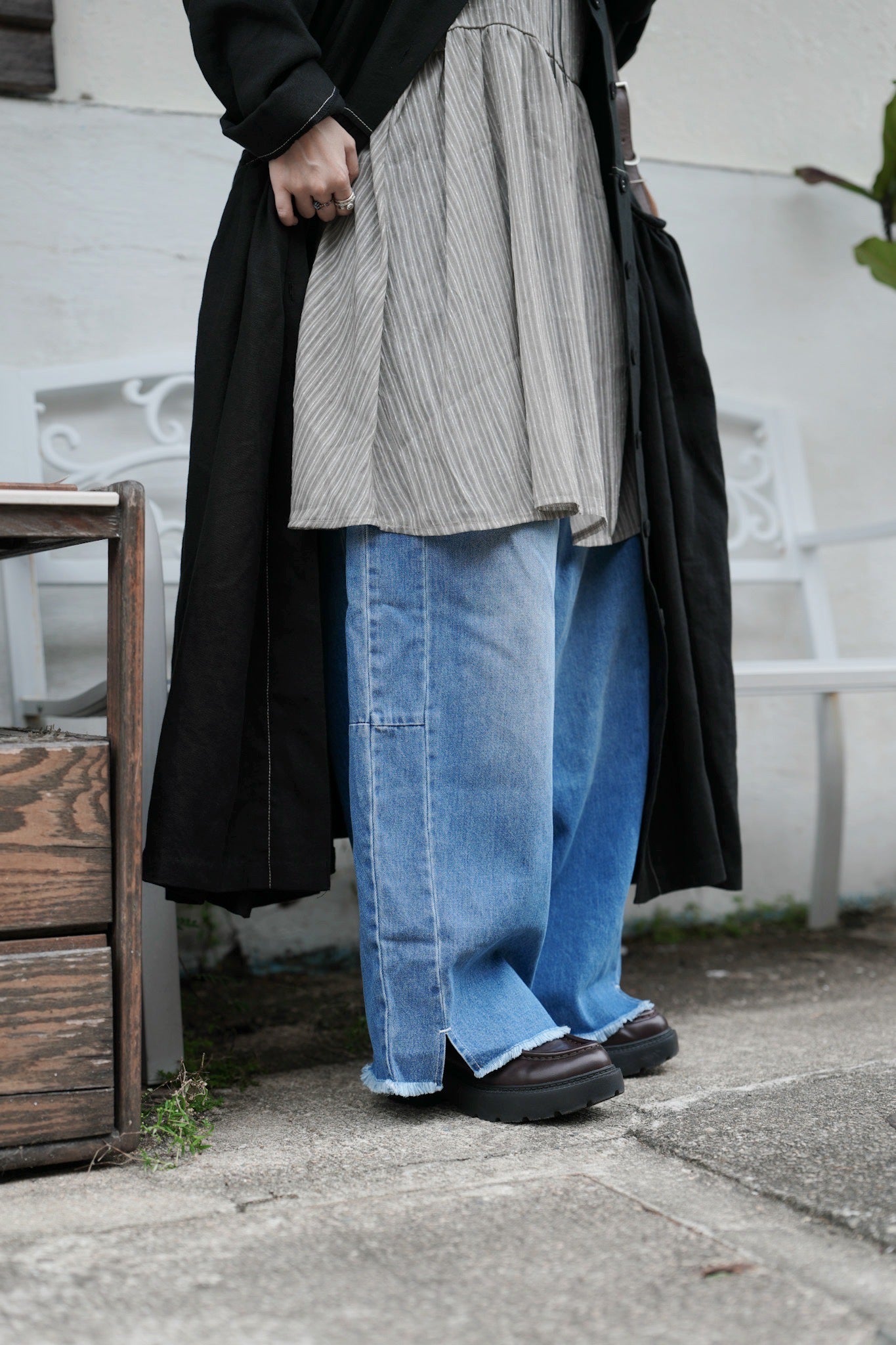 CA908 WASHED DENIM JEANS WITH BELT