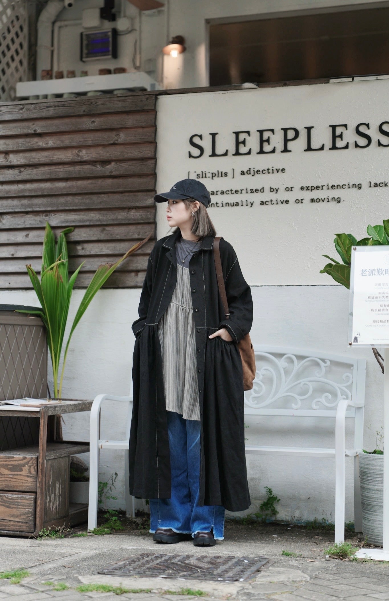 CA908 WASHED DENIM JEANS WITH BELT