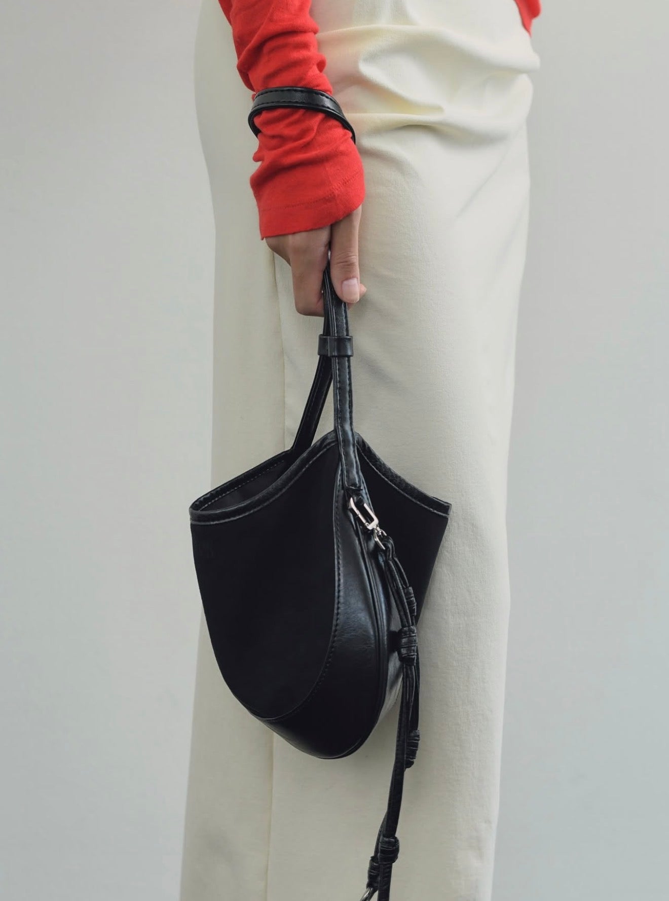 MZ899 CURVEE HOBO SUEDE BAG