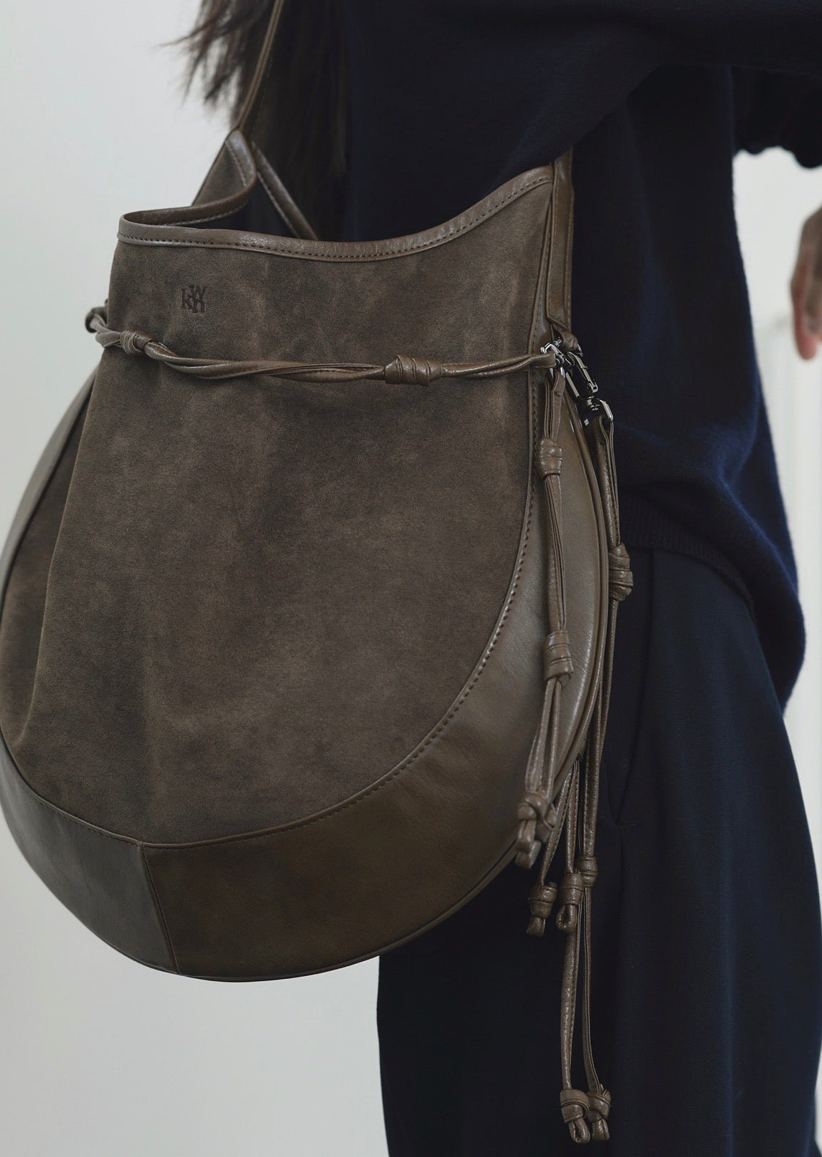 MZ899 CURVEE HOBO SUEDE BAG