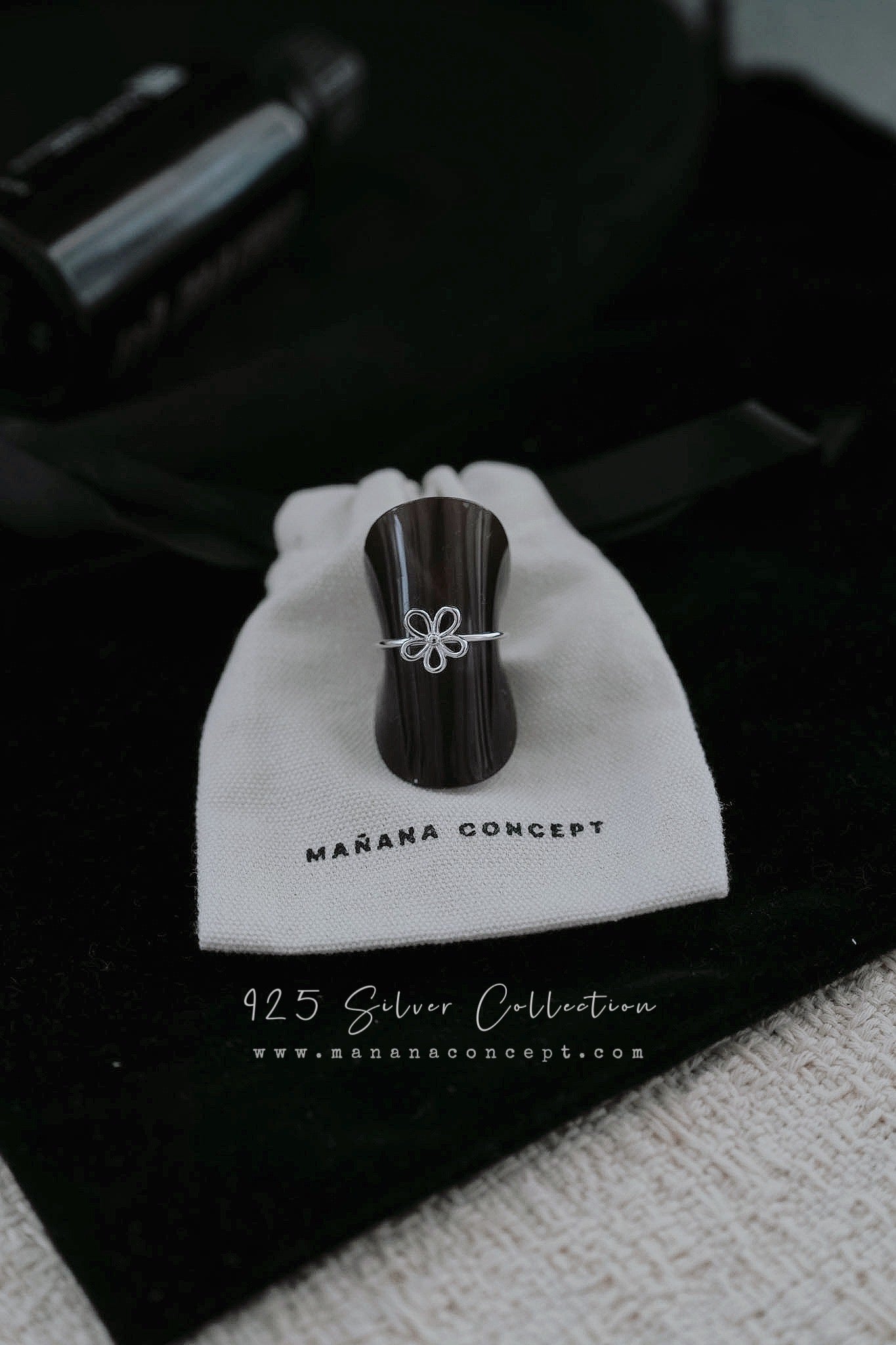 MB028 925 SILVER RING - Fleur de Lys